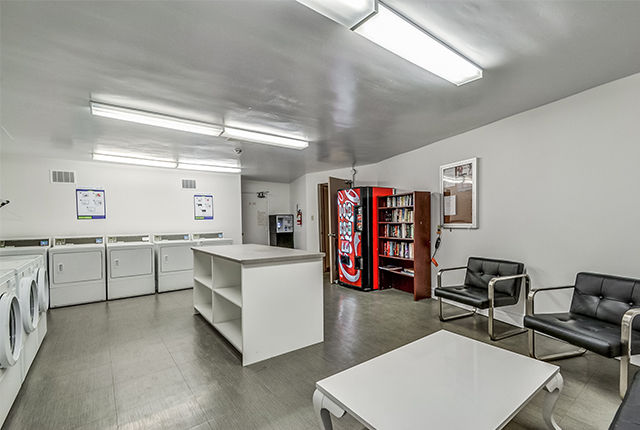 2 Bedroom available at 5200 Lakeshore Road, Burlington 4