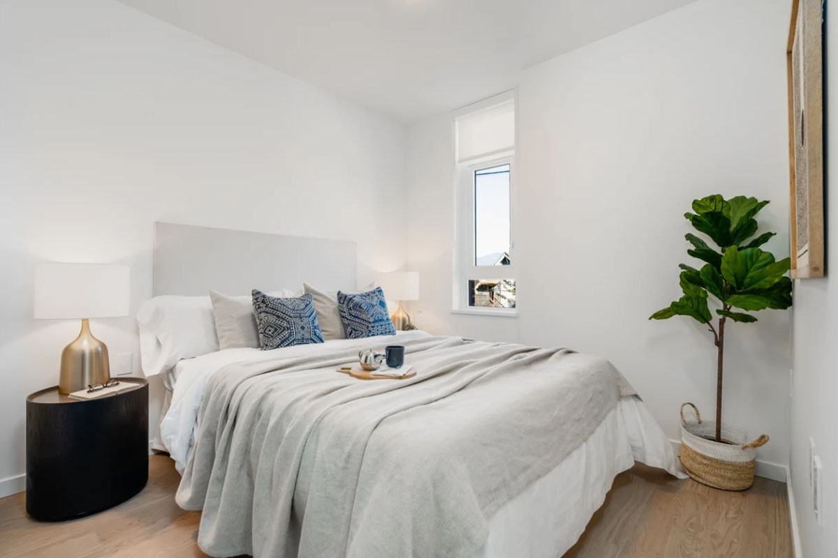 https://www.capreit.ca/wp-content/uploads/2023/12/Hub-Place-Vanvouver-_0013_2-Bed-Bedroom-.jpg